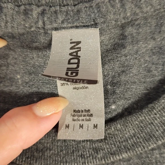 GILDAN 'Peace Love Dogs' multicolor graphic tee gray Medium faux splatter - Picture 4 of 6